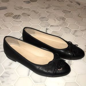 Chanel black leather ballerina flats